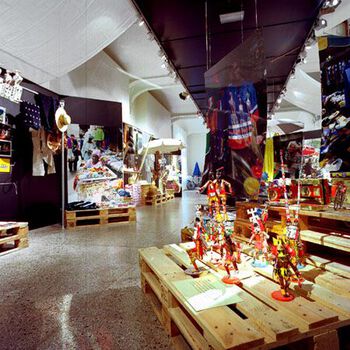From the exhibition Made in Africa (2 nov. 2001-3 mar 2002)