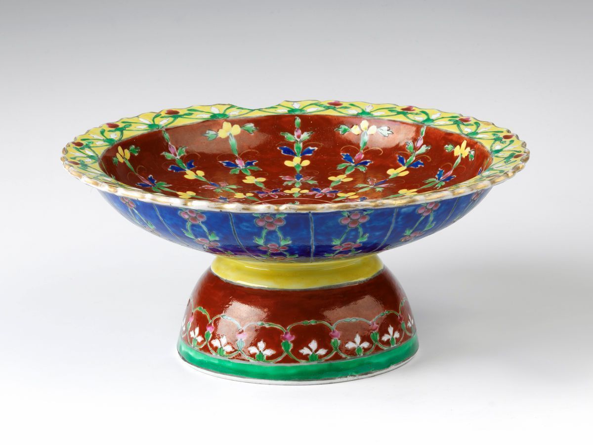 Image may contain: Tableware, Dishware, Drinkware, Serveware, Sculpture.