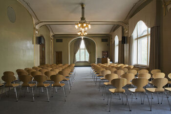 møbler ,stol ,dekorasjon ,bygning ,interiørdesign.