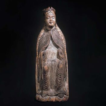 Skulptur av Maria fra slutten av 1100-tallet. Fra Nykirke, Horten i Vestfold. C3501.