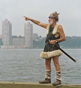 Marty Martinson kapteinen på&amp;#160;Norseman. The Leif Ericson Celebration. New York, 2000 /&amp;#160;Marty Martinson, &amp;#160;Captain of the Norseman. The Leif Ericson Celebration. New York, 2000
