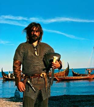 Den polske vikingen &amp;#160;Orm , medlem av Jomsborg Viking Hird. Vikingmarked i Stavern, 2001 /&amp;#160;The Polish viking Orm, member of The Jomsborg Viking Hird. Stavern, Norway 2001