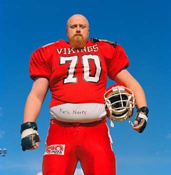 Fat &amp;#38; Nasty, et medlem av Oslo Vikings American Football Team. &amp;#160;Heiagjengen deres går under navnet The ViQueens, Norge /&amp;#160;Fat 'n Nasty &amp;#160;A Norwegian player for the American football team Oslo Vikings. This team can claim the first serious cheerleading squad in Norway, The ViQueens.