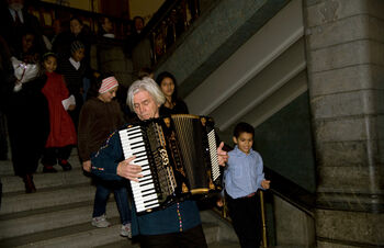 trekkspiller ,gratis reed aerophone ,squeezebox ,musikk instrument ,musiker.