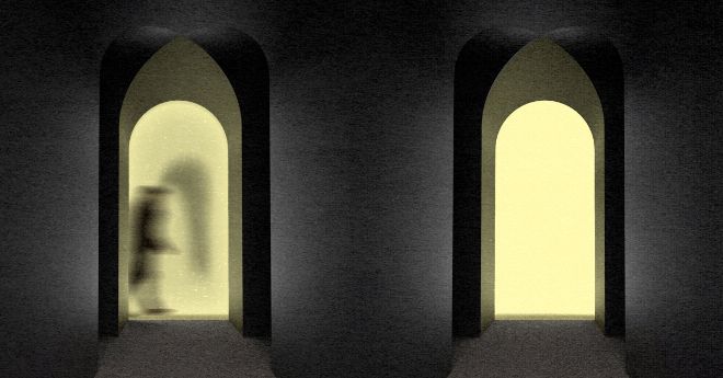 Illustrasjon fra utstillingen: ufokusert figur sett gjennom en åpning