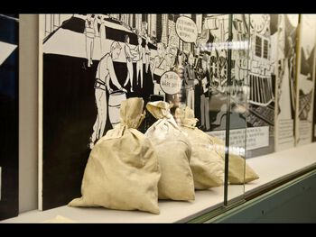 Åpning av "Den tunge bagasjen". Tegneserie av kunstneren&amp;#160;Melanie Sourisseau.