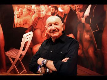 EuroPride 2014: Fotograf John Palatinus i Pride -utstillingen.
