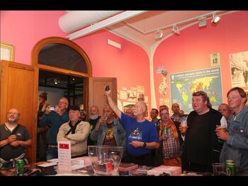 EuroPride 2014: Bamseklubben og Leif Pareli på Pride -velkomsten hører om CF Wesenberg og Lill-Ann Chepstow-Lustys fotografi: Eidsvold 2014