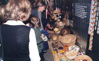 Fra utstillingen Made in Africa (2 nov. 2001-3 mars 2002)