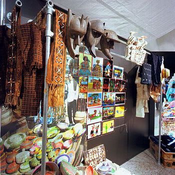 Fra utstillingen Made in Africa (2 nov. 2001-3 mars 2002)