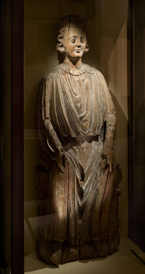 Bildet kan inneholde: skulptur, hake, statue, skulptur, bryst.