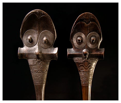 Bildet kan inneholde: personlig verneutstyr, begivenhet, maske, automatisk del, metall.