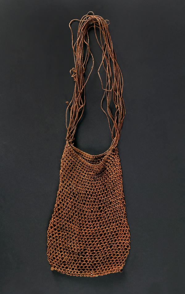 Bildet kan inneholde: bag, veske, hobo bag, brun, så.